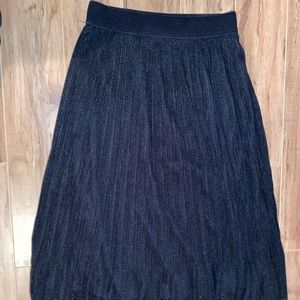 Black pleated skirt
